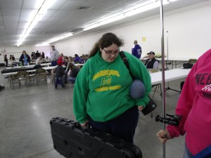 Bela managed to hurt her ankle somehow, but she went to shoot!