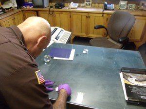 He made lifting the print look easy.